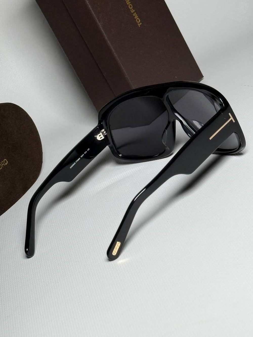 Солнцезащитные очки Tom Ford