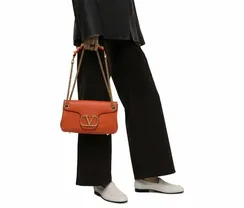Сумка Valentino Stud Sign оранжевый
