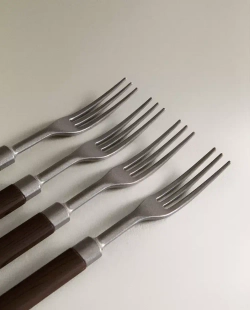 ZARA HOME НАБОР ИЗ 4 ВИЛОК С ПЛАСТИКОВЫМИ РУЧКАМИ, КОРИЧНЕВЫЙ