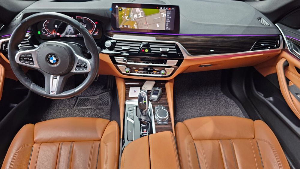 BMW 5 серии (G30) 520i M Sport