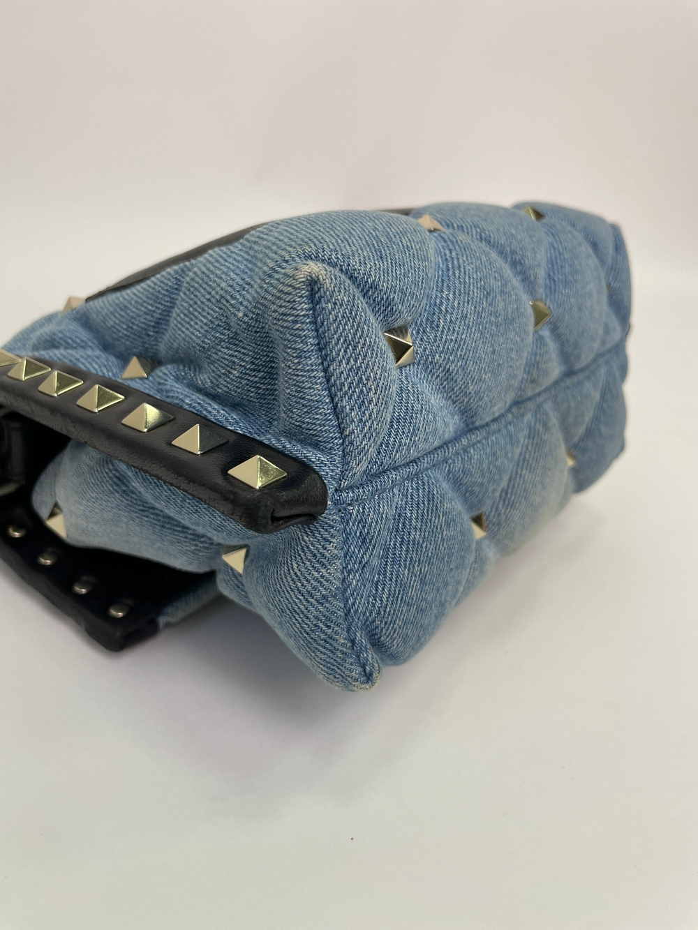 Сумка Valentino Garavani Candystud Top Handle Bag Leather