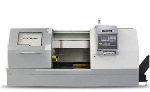 Токарный станок с ЧПУ DONGS TCK600-1000 828D