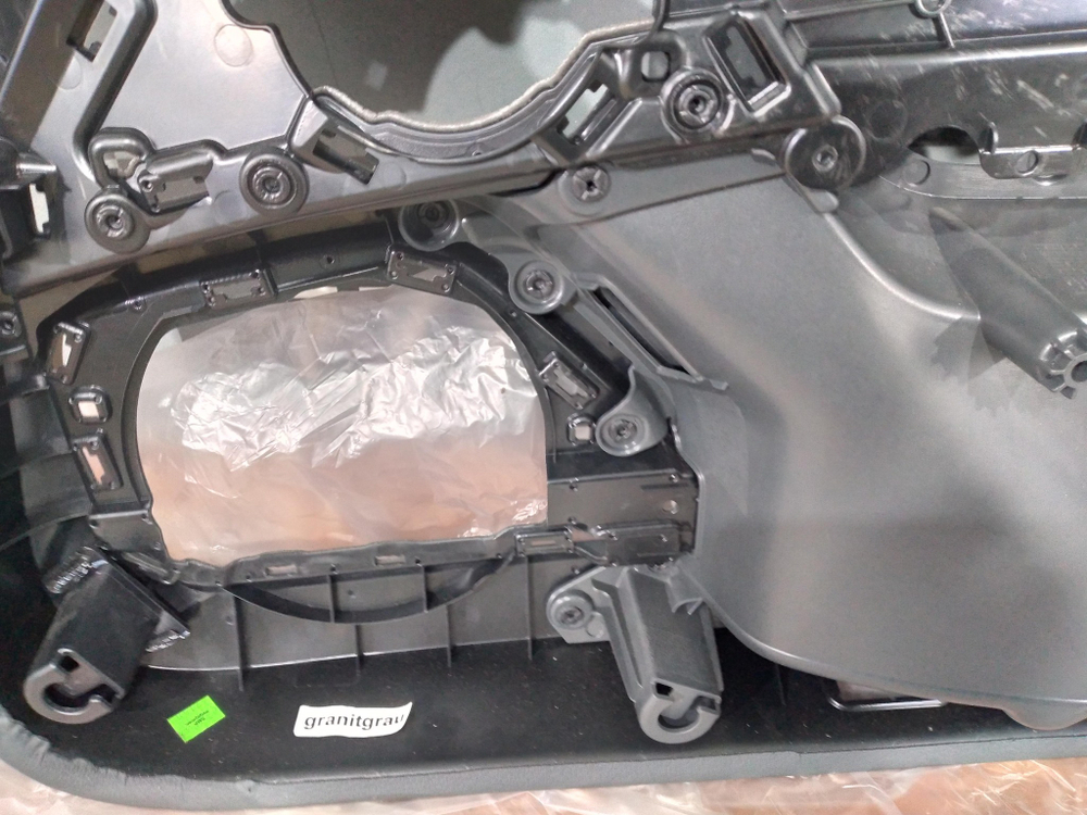 Обшивка двери передней левой Audi A6 (C8) Новая Оригинал