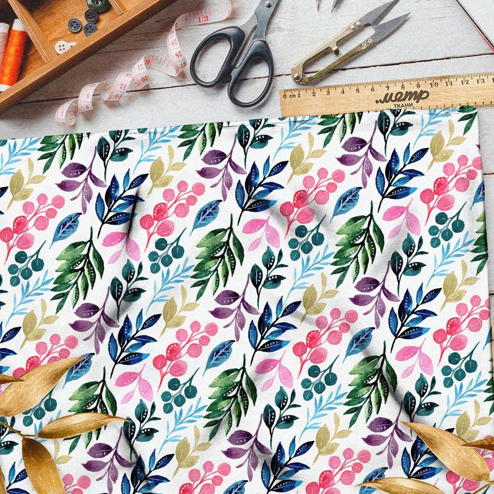 Ткань саржа ягодки и листочки