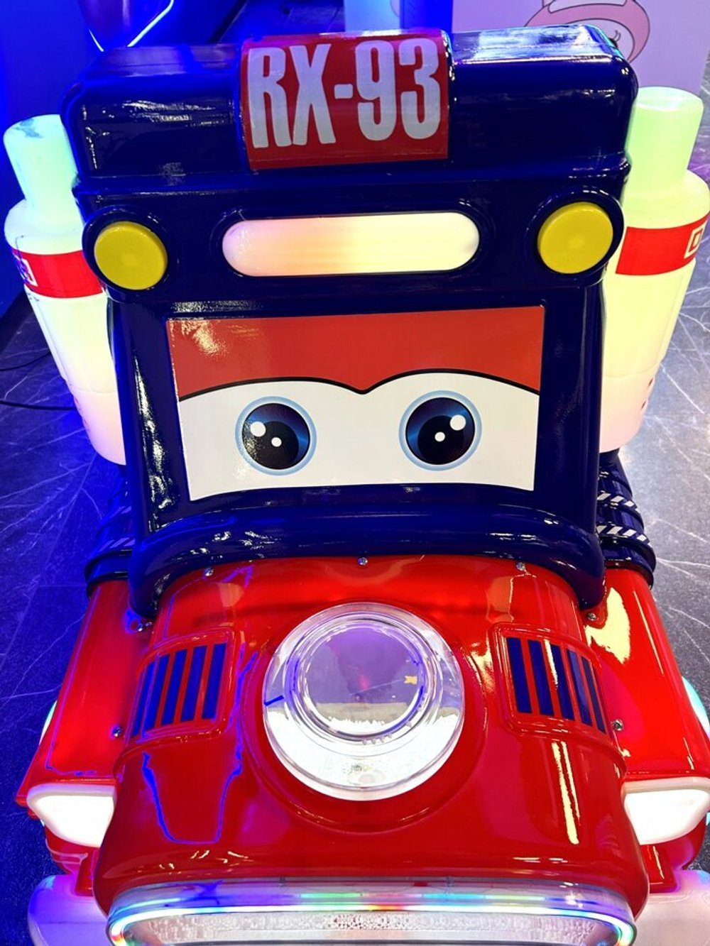 аттракцион качалка, детская качалка с видеоигрой, качалка с видео игрой для детской комнаты, дорогие качалки с игрой, автомат качалка, качалка с монетоприемником, аттракцион качалка с видео игрой