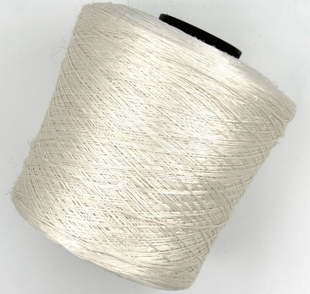 CUC шелк 100% с пайеткой галаграфической, 800 м в 100 г