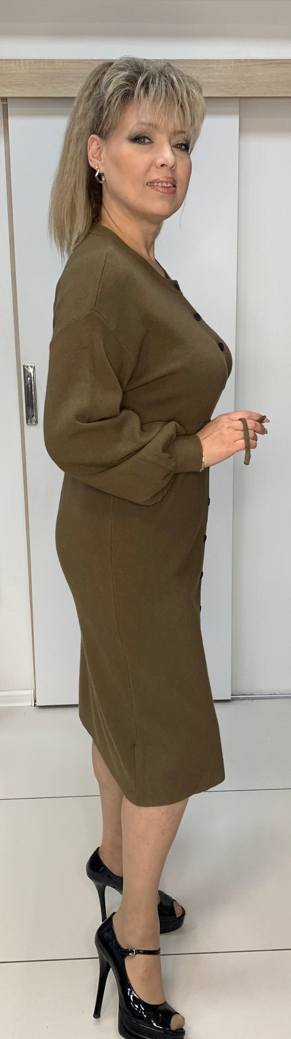 Трикотажное итальянское платье на пуговицах