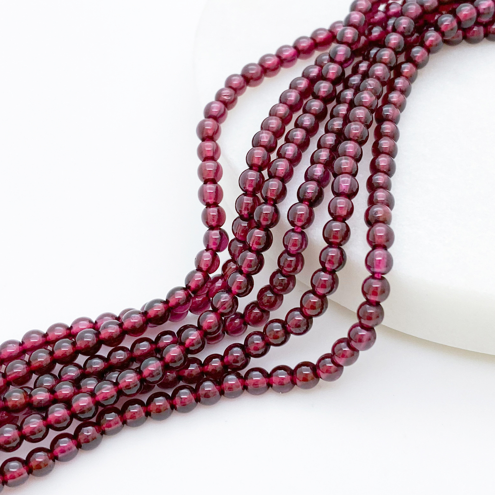 Гранат, диаметр 3,3-3,4 мм, цена за нить 38 см
