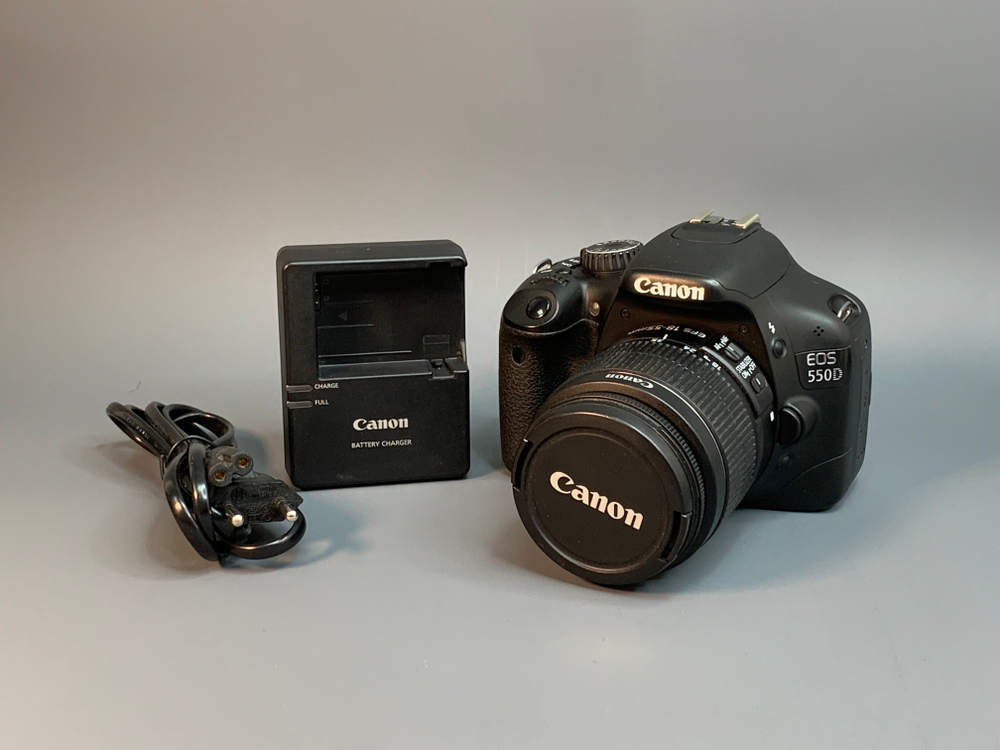 Canon 550D Kit 18-55mm 3.5-5.6 II 7.456 Кадров