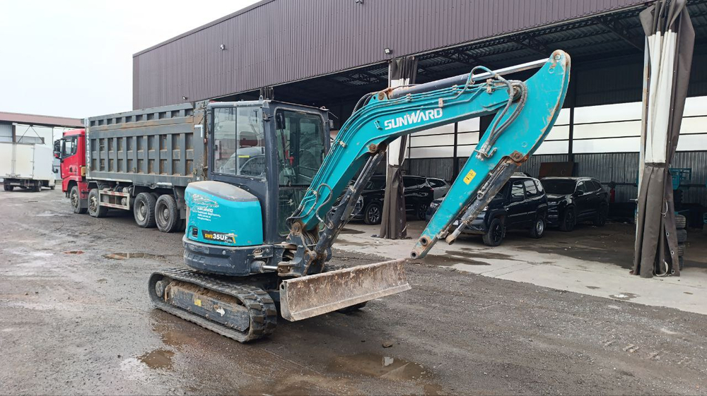 SUNWARD SWE* Мини-экскаватор SWE35UF (Дизельный, 1,7 л, 25 л.с., АТ)