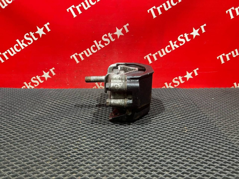 Подушка двигателя задняя