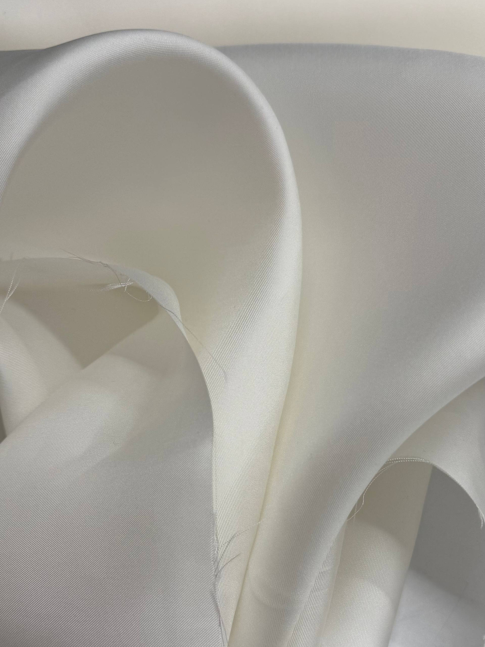 Шелк твил белый