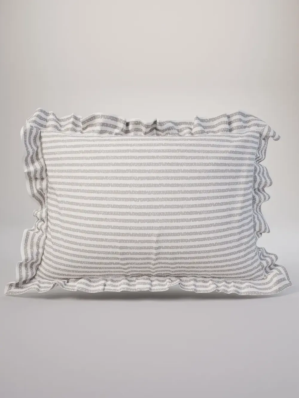 Декоративная наволочка с рюшами, оборками "Лутон" 50х70 см, 1 шт, без молнии