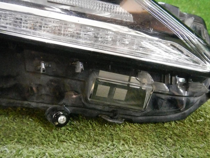 Фара правая Toyota Camry xv70 (2018-2021) LED