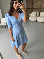 Короткое платье в цветок