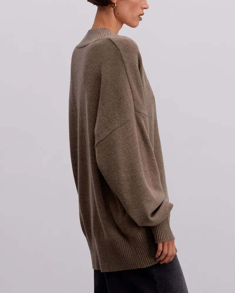 Свободный джемпер из шерсти песочный