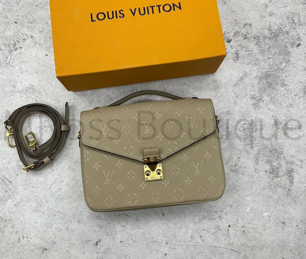 Бежевая кожаная сумка Pochette Metis Louis Vuitton