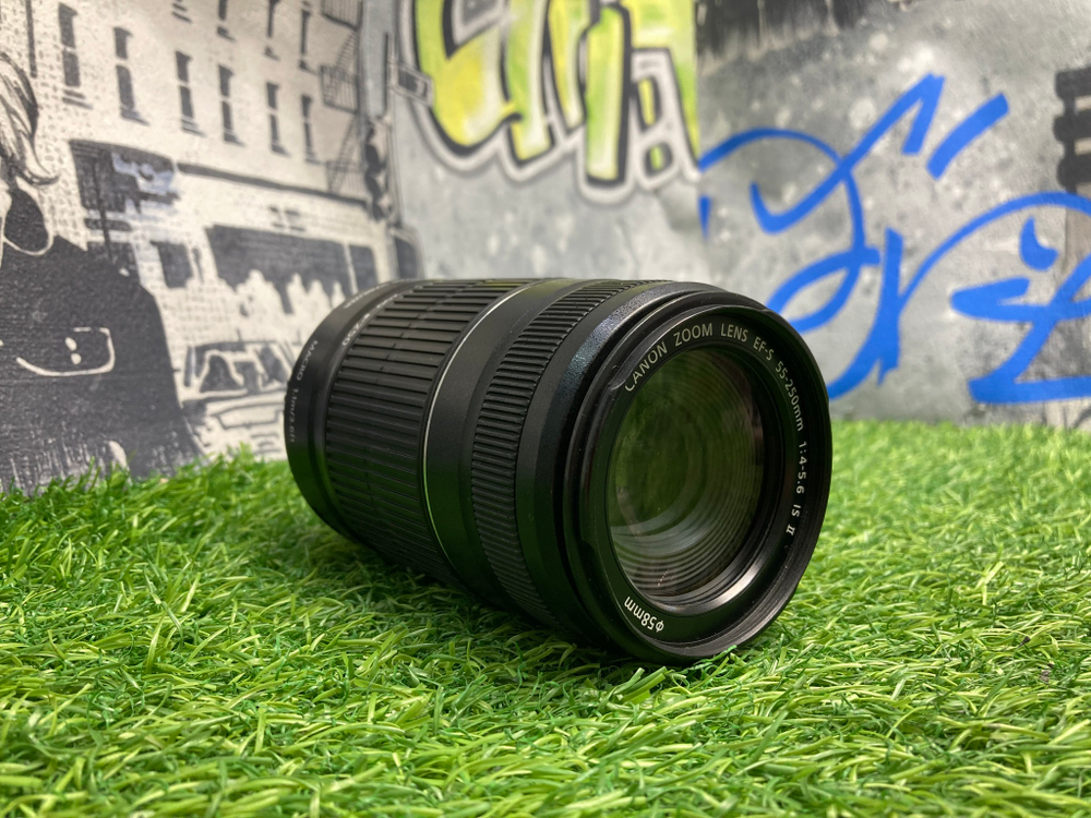 Canon EF-S 55-250mm 4.0-5.6 IS II