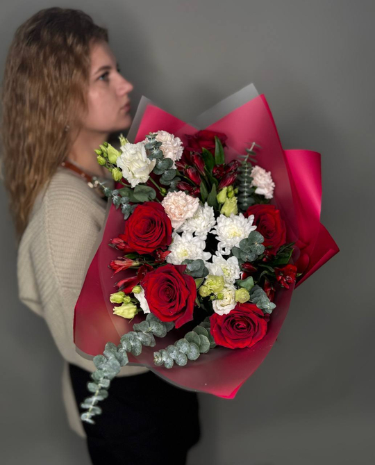 Букет цветов Гранатовый браслет