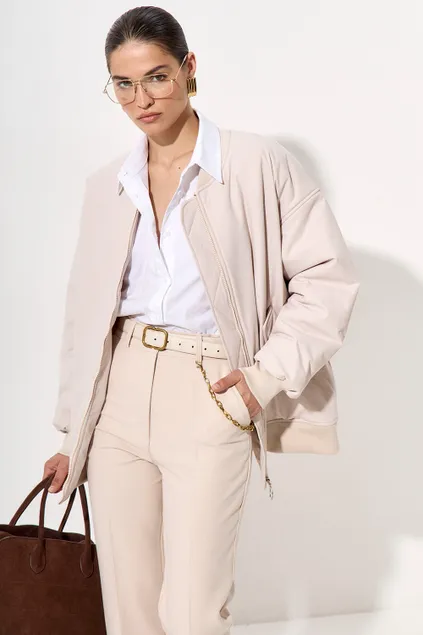 Куртка бомбер цвета экрю