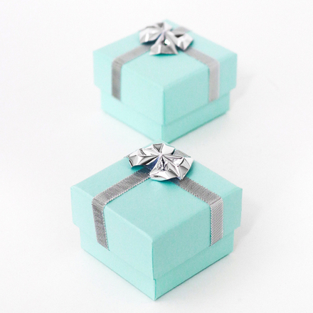 Футляр картонный, квадратный с бантиком, серия "Подарочная"