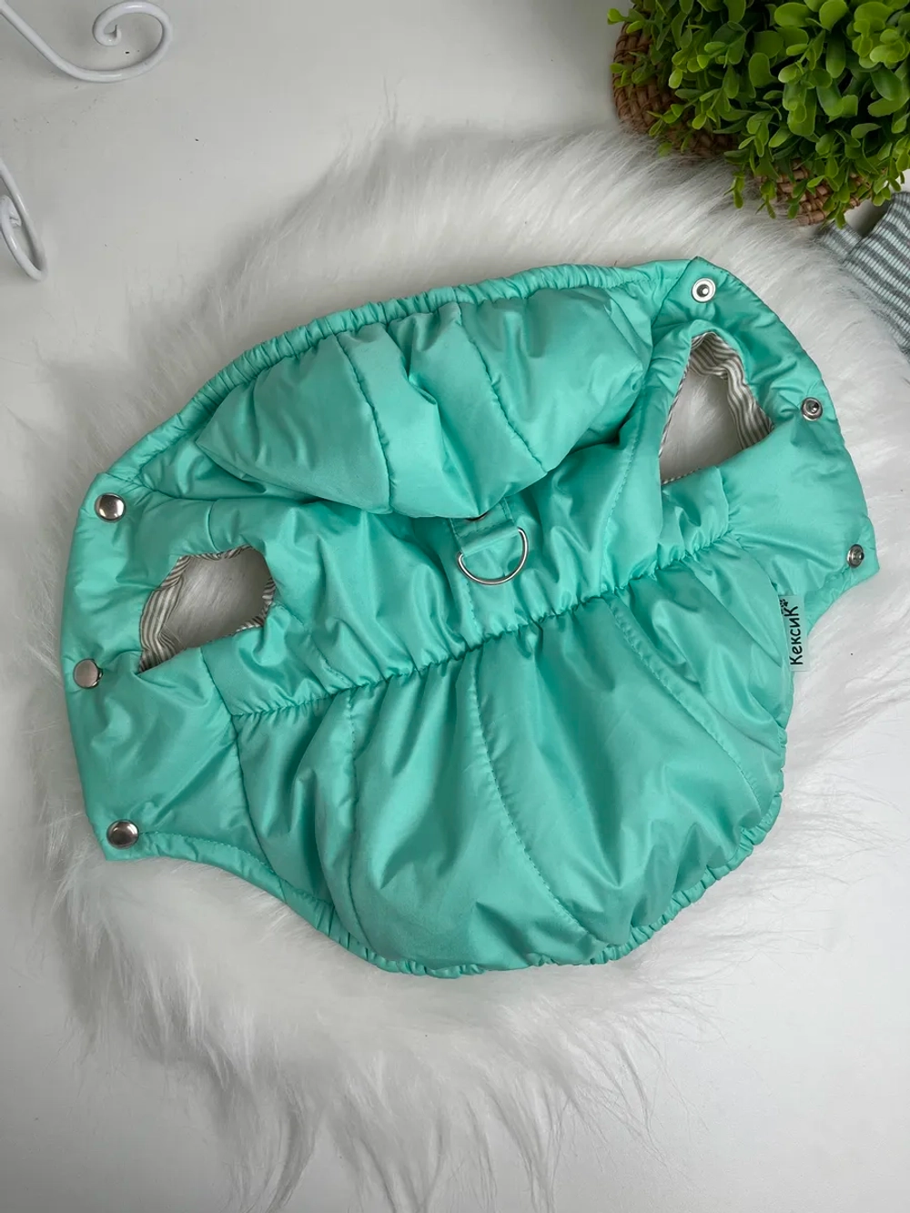 Утепленный жилет для собак и кошек