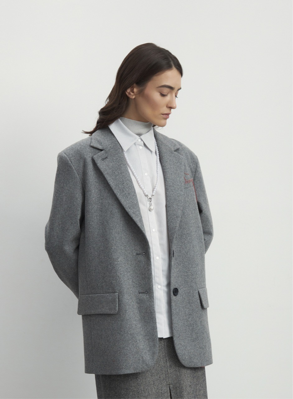 Пальто с красным подкладом