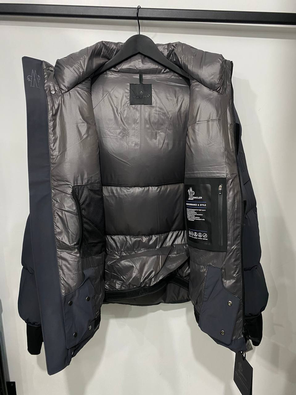 Пуховик Moncler