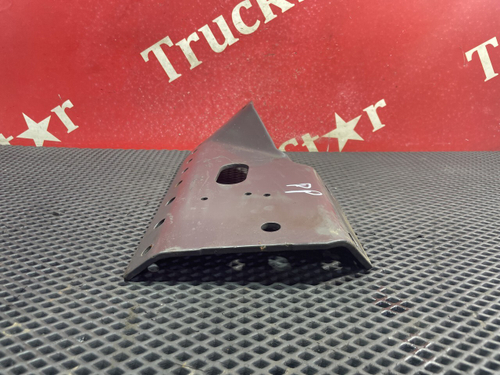 Кронштейн траверсы правый