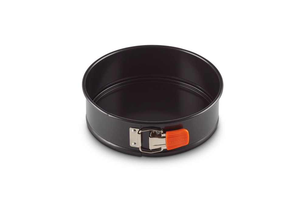 Le Creuset - Форма для торта диаметром 24 см с антипригарным покрытием. / артикул   94101125000000  / GTIN 630870098168