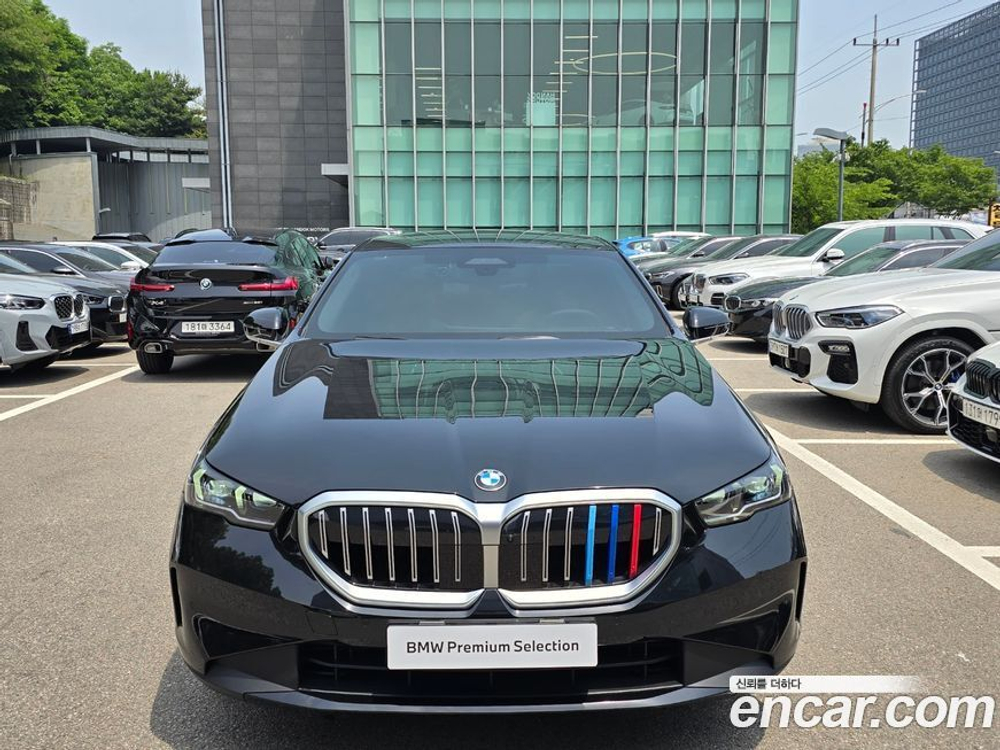 BMW 5 Series (G60) 530i xDrive (12.2023)