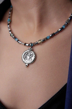 Mosaic Колье серебряно-голубое c подвеской серебряная монета арт.2500