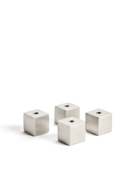 Набор из 4 подсвечников Acadia из нержавеющей стали с серебристым покрытием