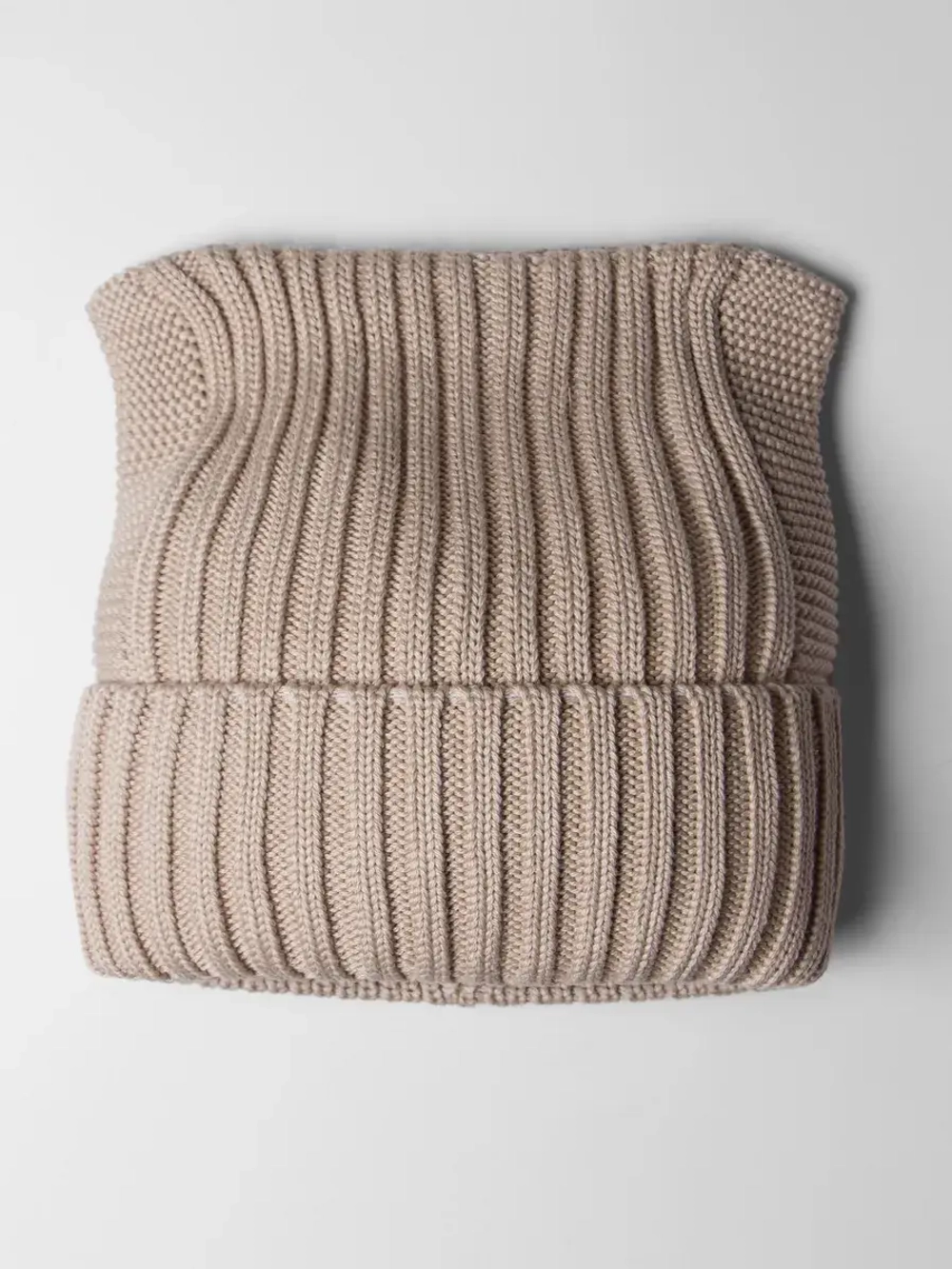 Шапка вязаная с ушками женская на осень