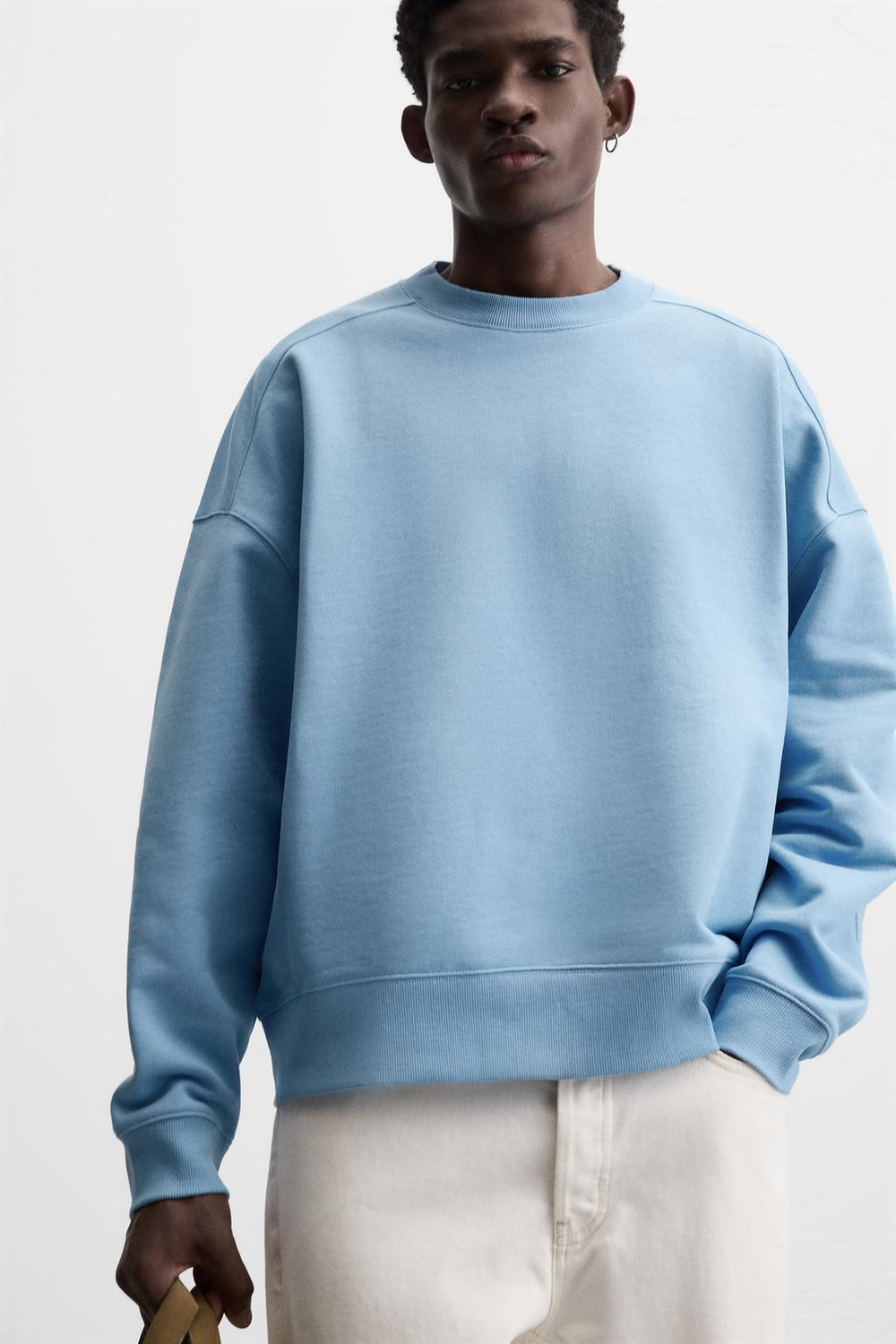 Толстовка boxy fit с круглым вырезом