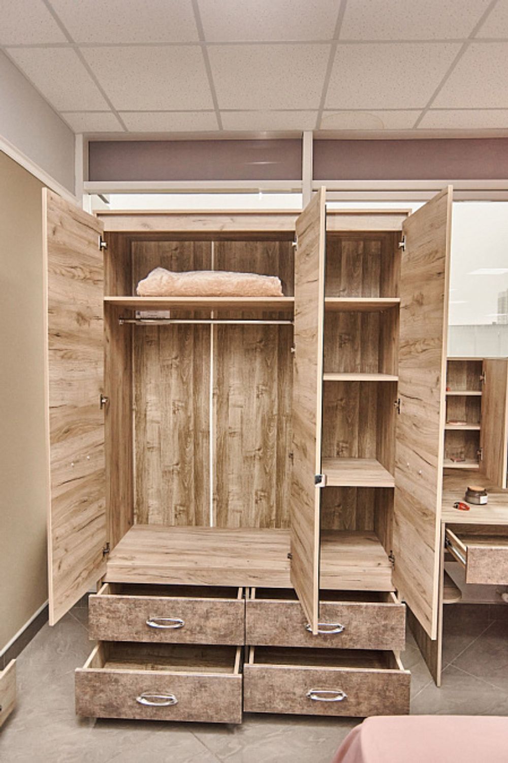 Дакота Шкаф 3-х ств с ящ (540)