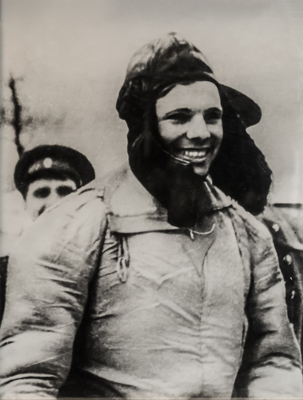 Портрет Юрия Гагарина. Первые минуты после успешного приземления космического корабля «Восток» 1961