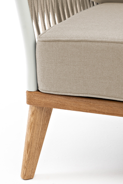 "Касабланка" кресло плетеное из роупа, основание дуб, каркас алюминий светло-серый (RAL7035) муар, роуп серо-коричневый 23мм, ткань бежевая 15052