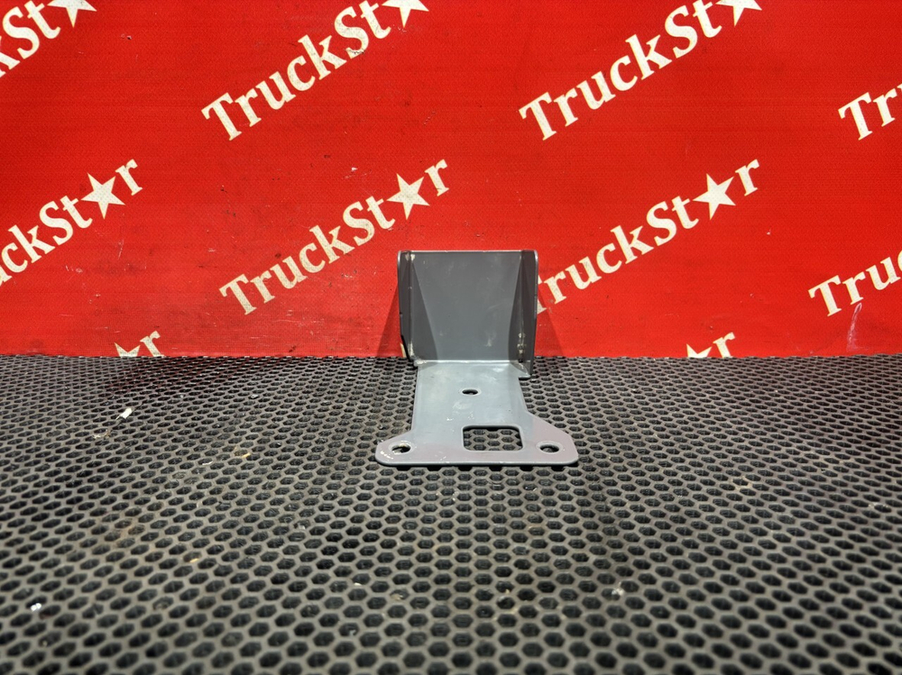 Защитная крышка крана управления тормозами прицепа