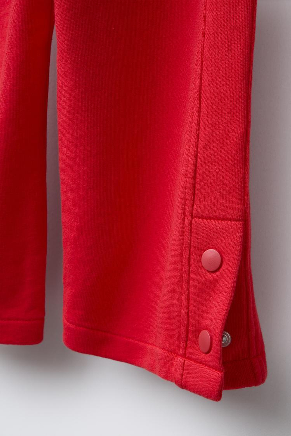 ZARA СПОРТИВНЫЕ БРЮКИ С КНОПКАМИ, КОРАЛЛОВО-КРАСНЫЙ