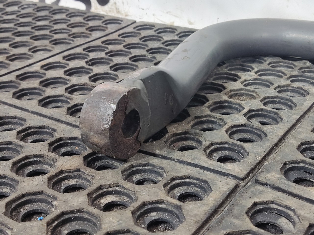 Стабилизатор передний 2017г.