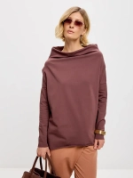 Лонгслив оверсайз с вырезом лодочка