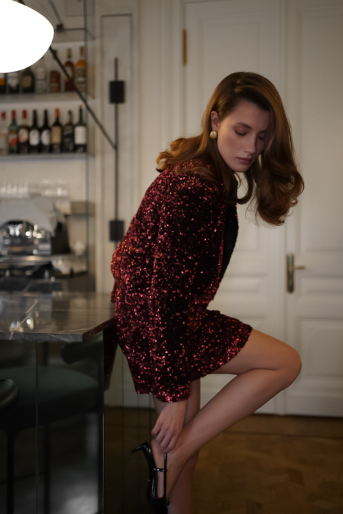 Жакет из пайеток красный