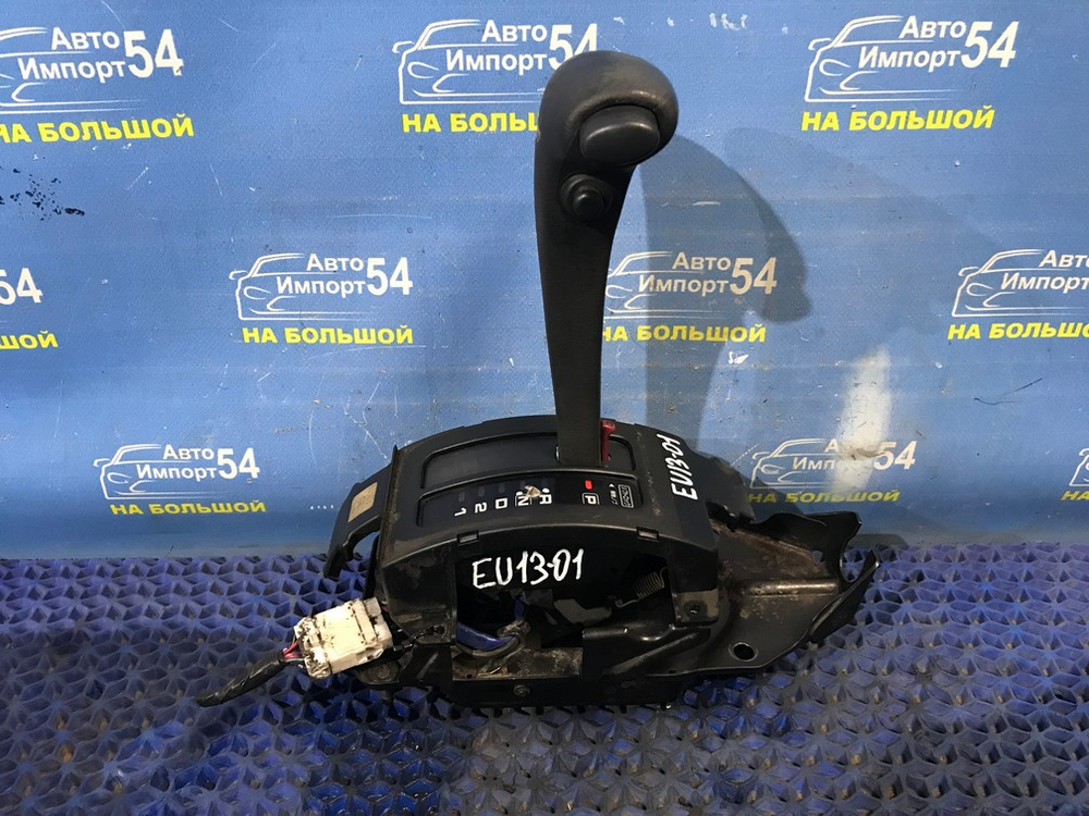 Селектор АКПП NISSAN BLUEBIRD 1993