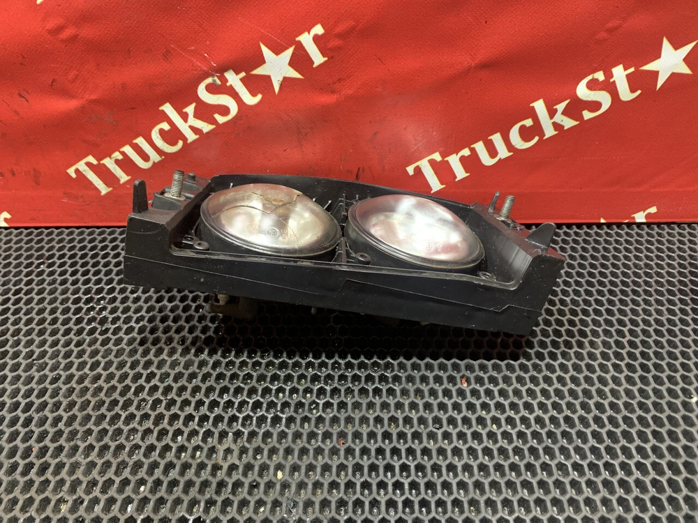 Фара противотуманная левая