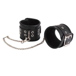 Кожаные черные оковы с широким ремешком, соединенные цепочкой (Цвет: черный)