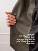 Жилет кожаный офисный