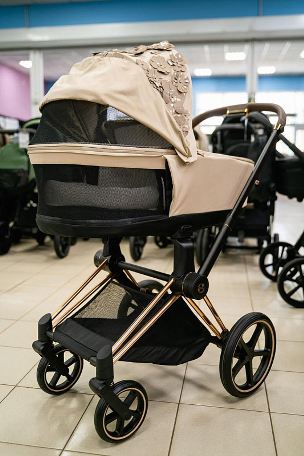 Коляска для новорожденных Cybex Priam IV Rosegold Simply Flowers Beige (Nude Beige)