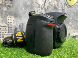 Nikon D300S 49.500 кадров