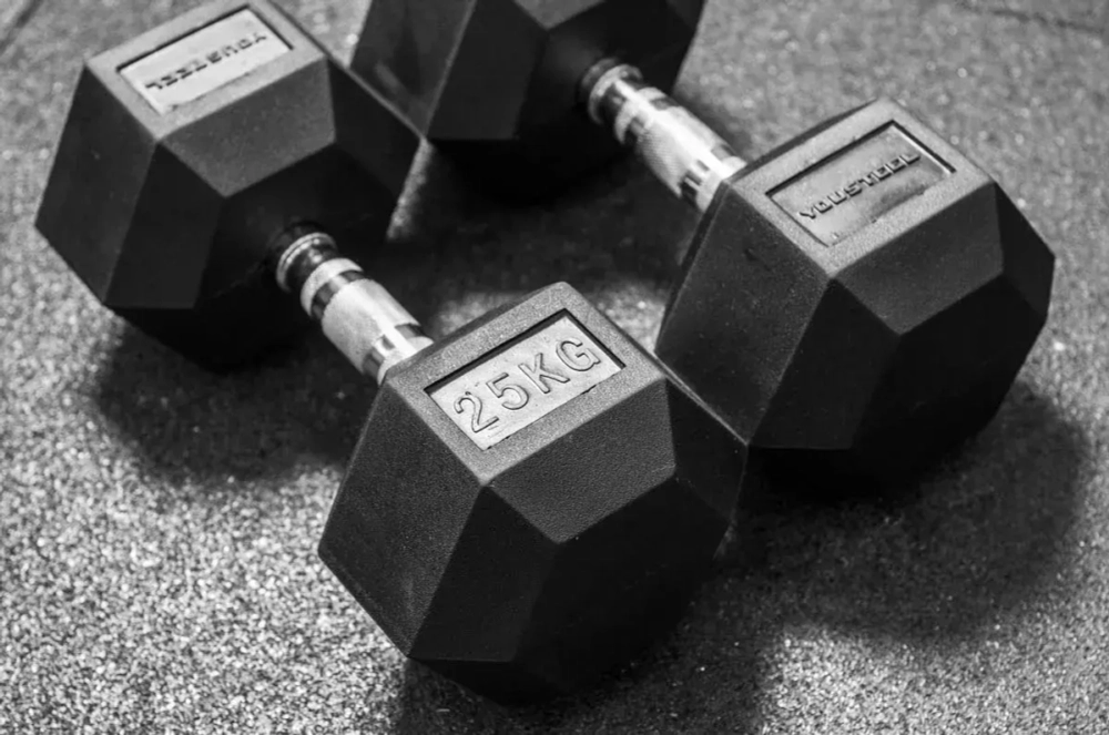 Гантель 7 кг гексагональная